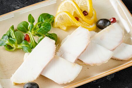 Осетрина горячего копчения