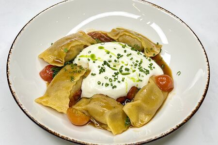 Равиоли с уткой и муссом из пармезана