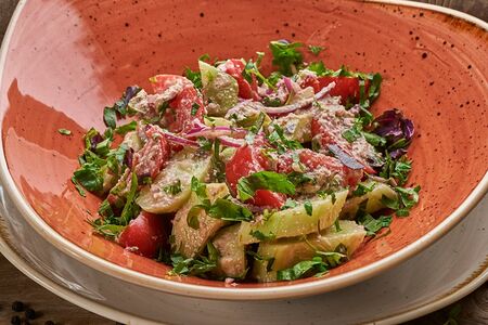 Грузинский с орехами