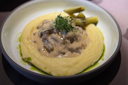 Бефстроганов с картофельным пюре 