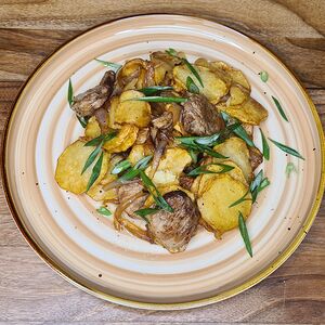 Свинина с картофелем по-домашнему 