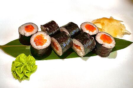 Маки с лососем