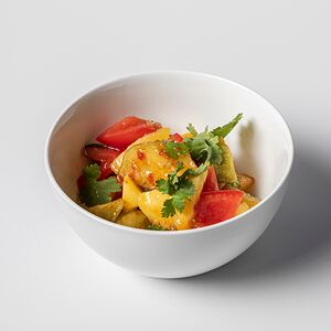 Теплый салат с баклажанами и манго