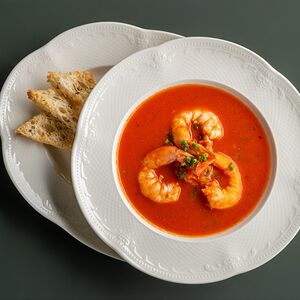 Томатный суп с морепродуктами 