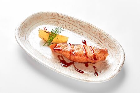 Стейк из лосося с картофельным муссом