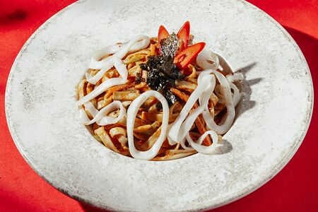 Паназиатская паста Карри с кальмаром