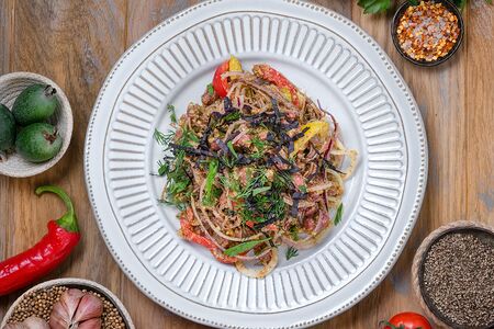 Салат с говядиной