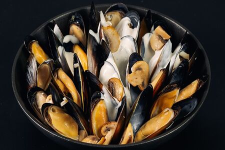 Мидии в сливочно-грибном соусе 