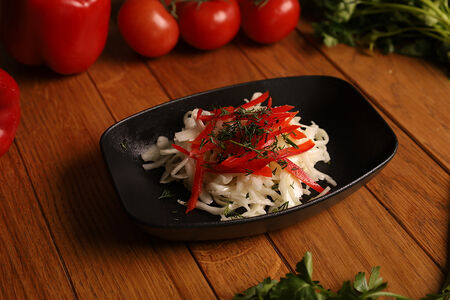 Салат из свежей капусты с перцем