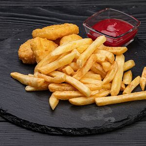 Наггетсы и картофель фри