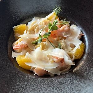 Паста с креветкой и цитрусовым Кара