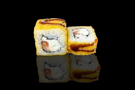 Темпура ролл сливочный с лососем 