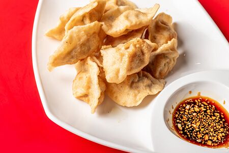 Пельмени со свининой, креветкой и шпинатом