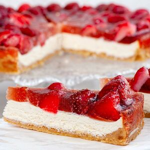 Чизкейк с клубникой