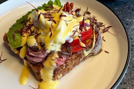 Бриошь с ростбифом