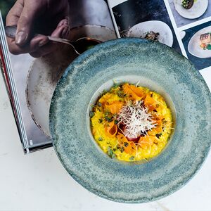Ризотто с мускатной тыквой, беконом криспи и шафраном