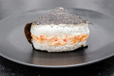 Онигири спайси краб