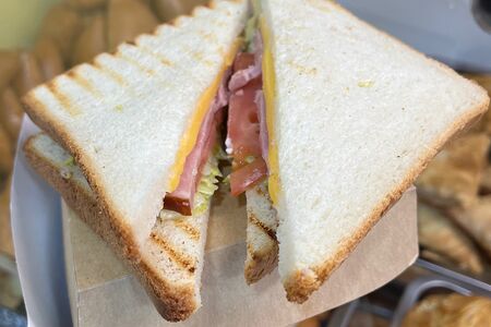Сэндвич с ветчиной 