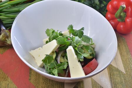 Салат Овощной с молодым сулугуни