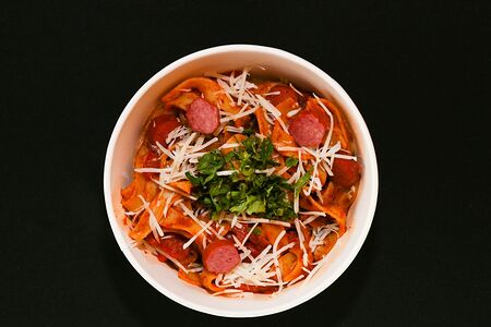Паста с охотничьими колбасками