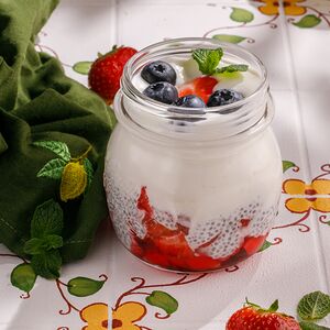 Домашний йогурт с клубникой