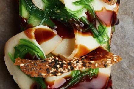 Брускетта с масляной рыбой