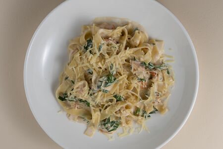 Паста с лососем в сливочном соусе