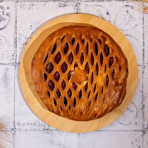 Пирог с брусникой и яблоком