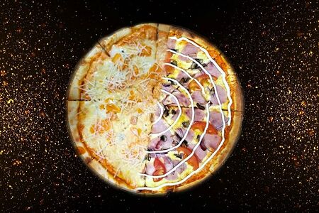 Пицца 50/50 Четыре сыра и Венеция