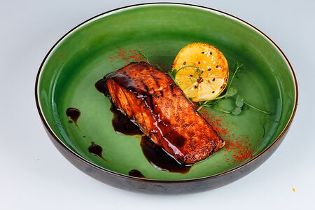 Стейк из лосося в соусе терияки