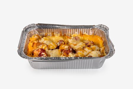 Ланч-бокс с картофелем и охотничьими колбасками 