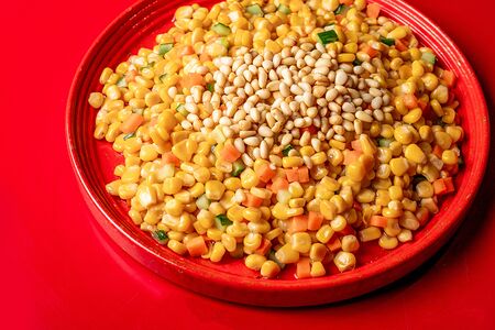 102. Кукуруза с кедровыми орешками