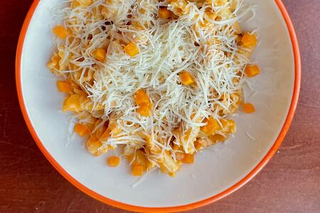 Паста с креветками и тыквой