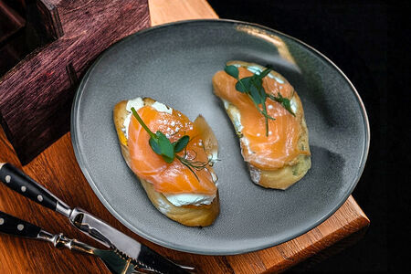 Тапас Лосось с крем-чизом