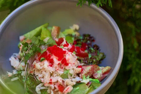 Салат Калифорния с крабом 