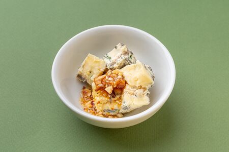 Горгонзола и апельсиновая мостарда