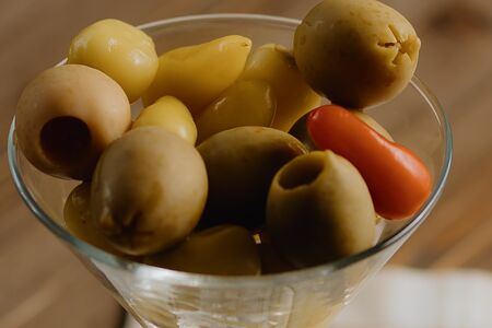 Маринованные перцы и оливки