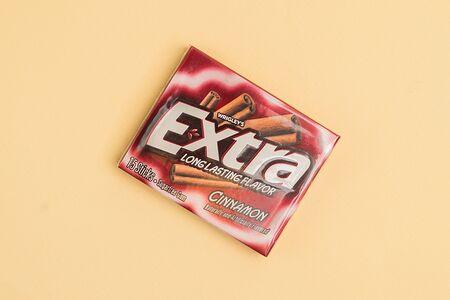 Вриглейс жевательная резинка с корицей Extra Cinnamon США
