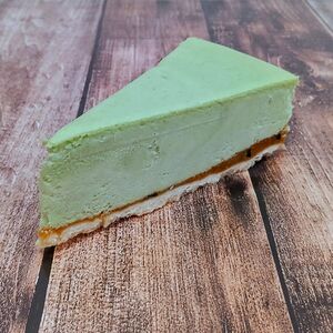 Чизкейк матча с маракуйей