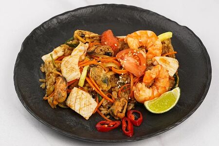 Рис с морепродуктами в соусах Устричный и Терияки