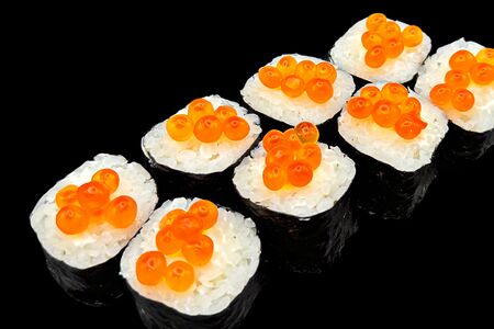 Ролл Икура маки