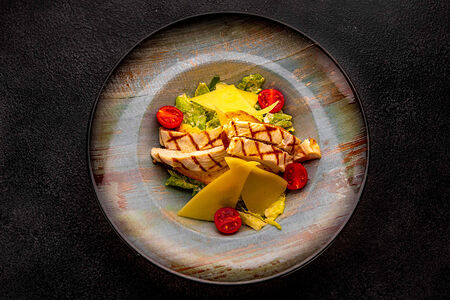 Цезарь с курицей