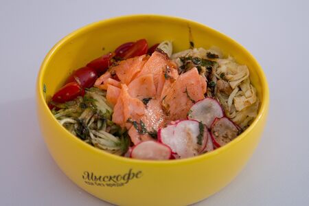 Боул с лососем