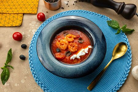 Томатный с креветками