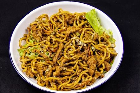 Чайна-лапша со свининой в соусе черный перец