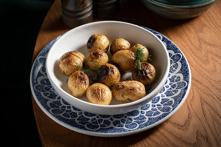 Молодой картофель на мангале