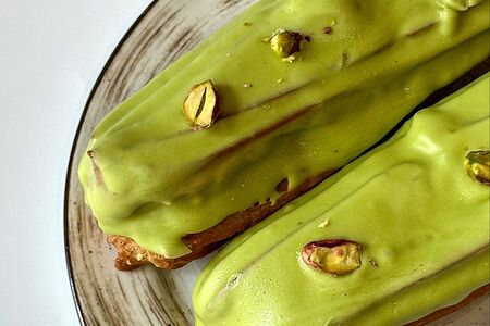 Фисташковый эклер