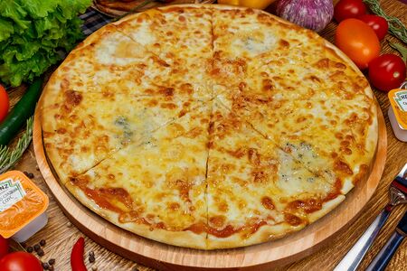 4 сыра на тонком тесте