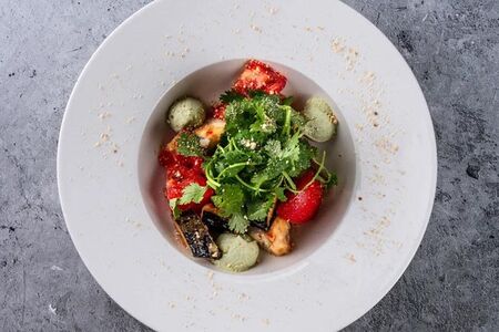 Салат с хрустящими баклажанами