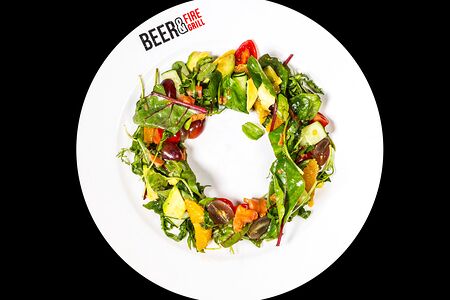 Форель холодного копчения с авокадо и рукколой